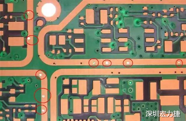 防止PCB過波峰焊時錫從導(dǎo)通孔貫穿元件面造成短路；特別是我們把過孔放在BGA焊盤上時，就必須先做塞孔，再鍍金處理，便于BGA的焊接。