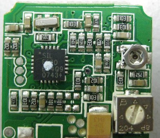 PCBA加工IC元件主要分為DIP及SMD兩大類，DIP 插件的IC，SMD (Surface Mount Device) 表面貼裝元件。